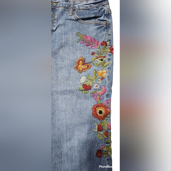 Retro ZD Clothing Embroidered Jean Capris, sz 12 - Picture 3 of 5